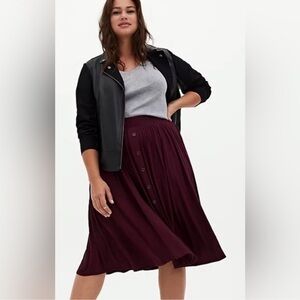 Torrid Midi Super Soft Button-Front
Burgundy Purple Wine Maroon Skirt 2X